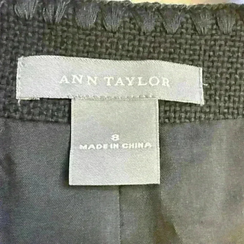 Ann Taylor Women's Size 8 Black Blazer Jacket Button Up Collarless Beautiful